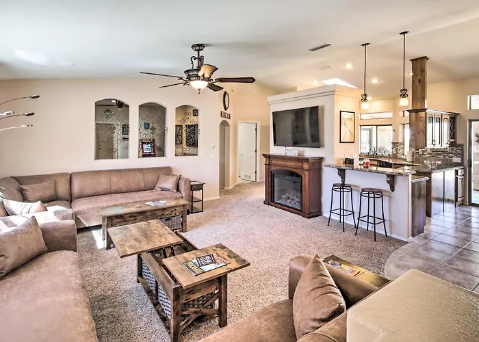 Heated Pool & Game Room: Havasu Retreat