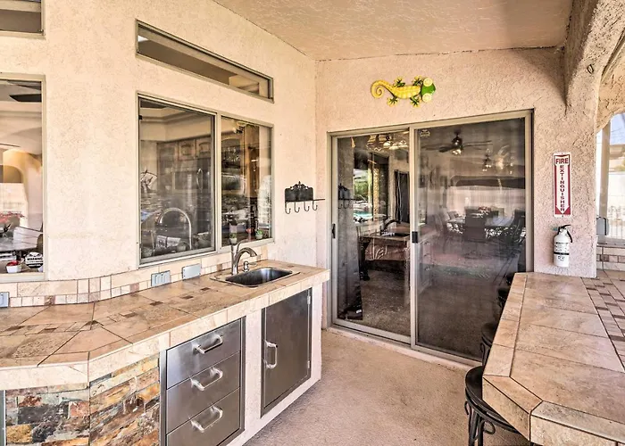 Holiday home Heated Pool & Game Room: Havasu Retreat