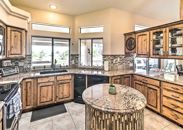 Heated Pool & Game Room: Havasu Retreat Holiday home *