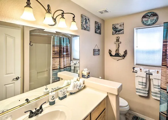 Holiday home Heated Pool & Game Room: Havasu Retreat