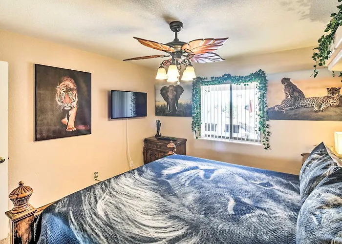 Holiday home Heated Pool & Game Room: Havasu Retreat *