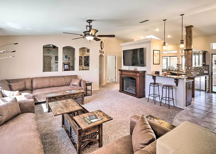 Heated Pool & Game Room: Havasu Retreat Holiday home *